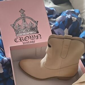 Crown Vintage Cream Ankle Booties